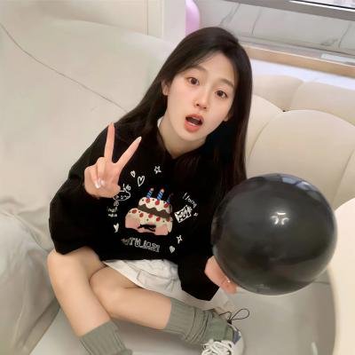 穿黄睡衣的女孩